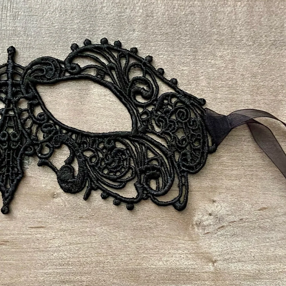 Black Lace Face Mask